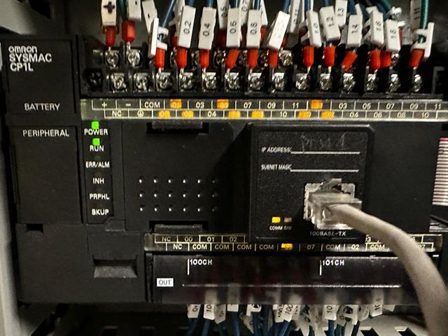 PLC Omron SYSMAC CP1L cablato